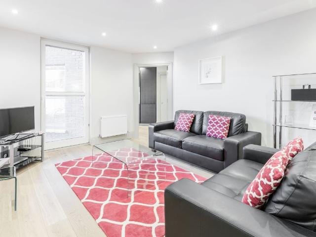 The Quadrant, Richmond TW9, 1 bed flat to rent, £5,308 pcm | PrimeLocation