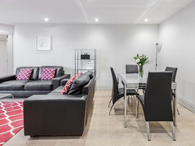 The Quadrant, Richmond TW9, 2 bed flat to rent, £6,218 pcm | PrimeLocation