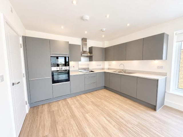 The Quarry, Erith DA8, 2 bed flat to rent, £1,835 pcm | PrimeLocation