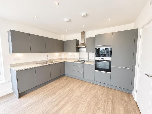 The Quarry, Erith DA8, 2 bed flat to rent, £1,835 pcm | PrimeLocation