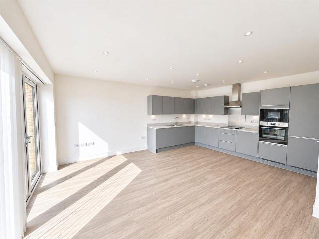 The Quarry, Erith DA8, 2 bed flat to rent, £1,835 pcm | PrimeLocation