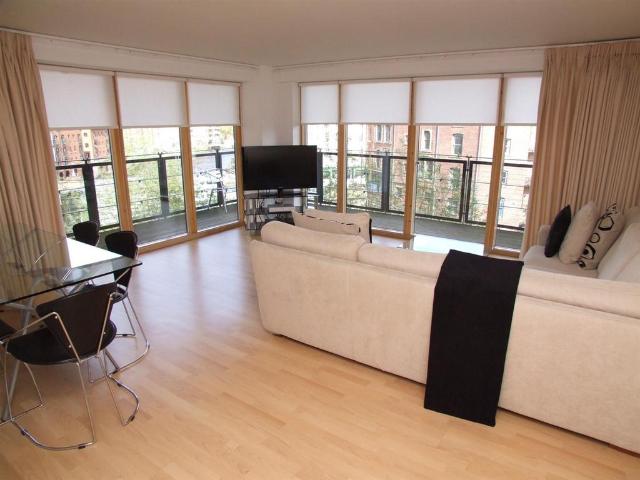The Quays, Concordia Street 2 bed apartment to rent £1,600 pcm £369 pw