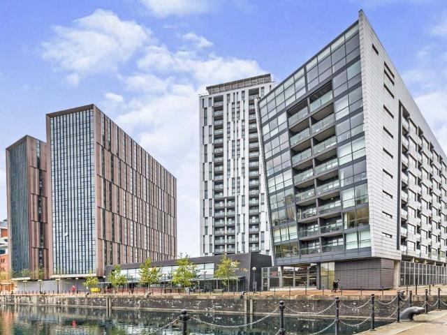 The Quays, Salford M50 1 bed apartment to rent £1,100 pcm £254 pw
