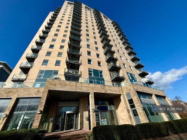 The Quays, Salford, M50 2 bed flat to rent £1,550 pcm £358 pw