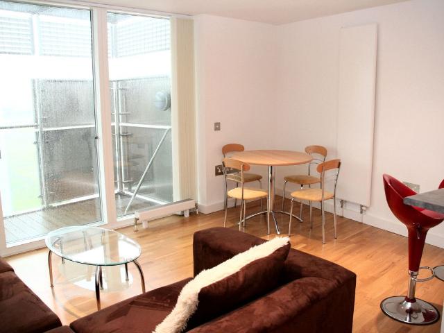 The Quays, Salford Quays, Salford M50, 1 bed flat to rent, £1,150 pcm | PrimeLocation