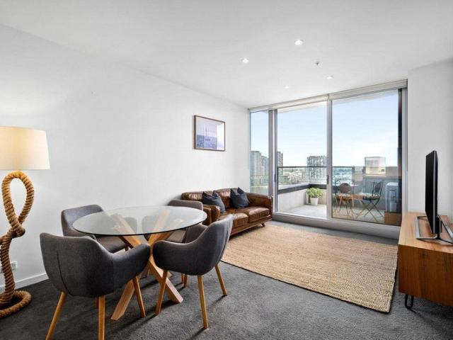 'THE QUAYS' TO WATERFRONT EXCELLENCE