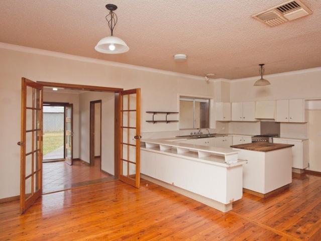 The Quiet Lifestyle of 82 McCarthy Road!