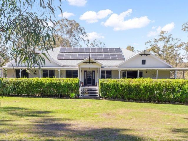 The Quintessential Modern Queenslander