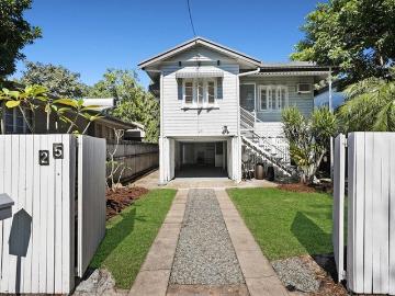 The QUINTESSENTIAL QUEENSLANDER | Cairns North