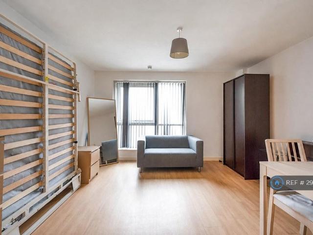 The Round House, Portsmouth, PO1 Studio to rent £995 pcm £230 pw