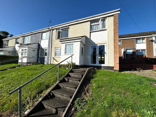 The Roundabout, Birmingham B31, 3 bed property to rent, £1,200 pcm | PrimeLocation