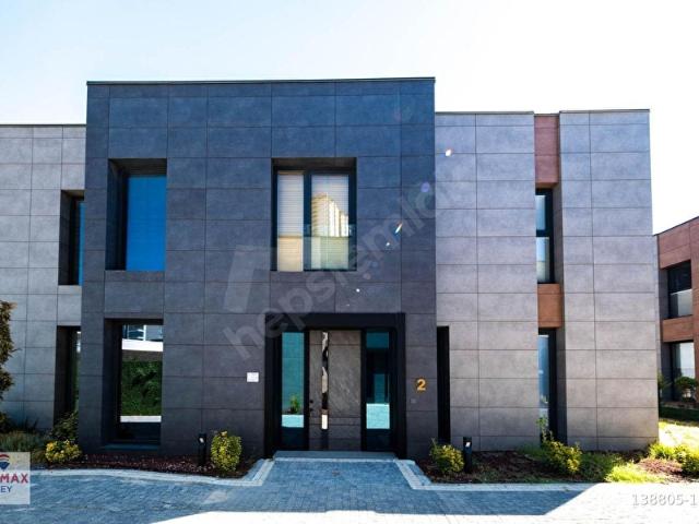 THE ROYAL YAŞAMKENT SİTESİNDE SIFIR & HİÇ KULLANILMAMIŞ 4+1 LÜKS VİLLA