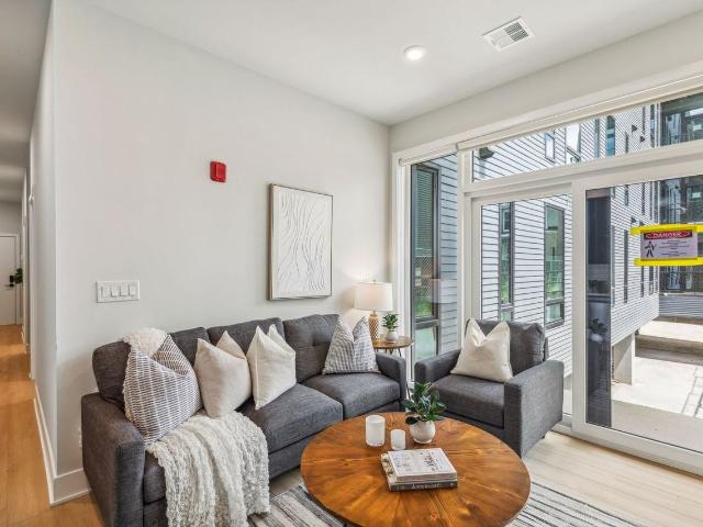 The Royale 2 Bedroom Apartment for Rent at 6910 Ridge Ave, Philadelphia, PA 19128 Roxborough