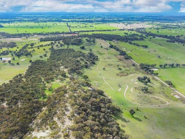THE ROCKIES 70.25*Ha | 173.59*Acres