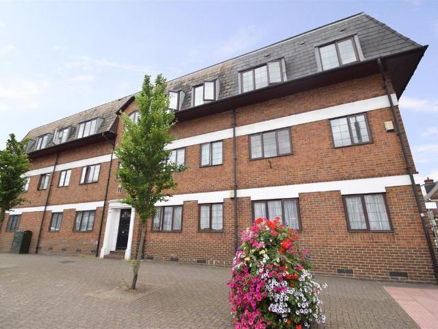 The Roof Gardens, Exchange Road, Watford WD18, 2 bed shared accommodation to rent, £1,700 pcm | PrimeLocation
