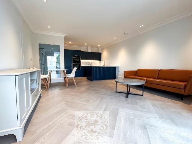 The Rosemont, 9 Rosemont Road W3, 2 bed flat to rent, £2,900 pcm | PrimeLocation