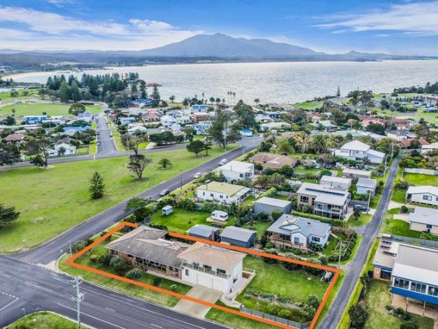The Rare Luxury of Space and Position in the Heart of Bermagui