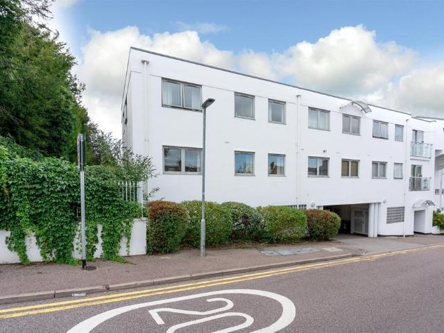 The Rex, High Street, Berkhamsted HP4 2 bed apartment to rent £1,450 pcm £335 pw
