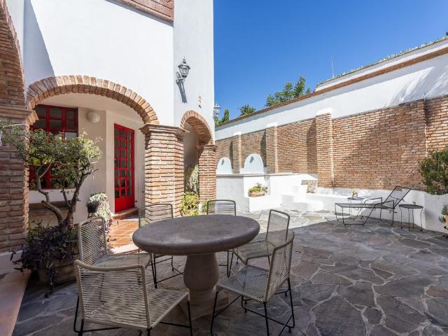 The red door house for rent in las colonias available Long Term July 2027