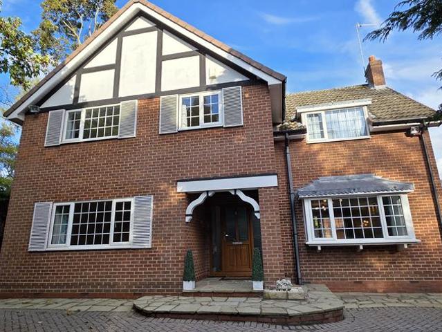 The Redwoods, Willerby HU10 3 bed detached house to rent £2,600 pcm £600 pw