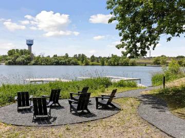 The Reeve Lakeside 1 Bedroom Apartment for Rent at 4600 Lake Road Ave, Robbinsdale, MN 55422
