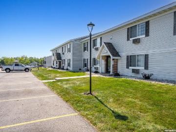 The Reserve on Southtowne I 1 Bedroom Apartment for Rent at 333 311, 211, 225, 235, 245, 323, 333 Southtowne Dr South Milwaukee, WI 53172