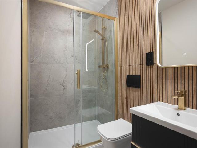 The Residence, East Parade, Leeds LS1 Studio to rent £1,774 pcm £409 pw