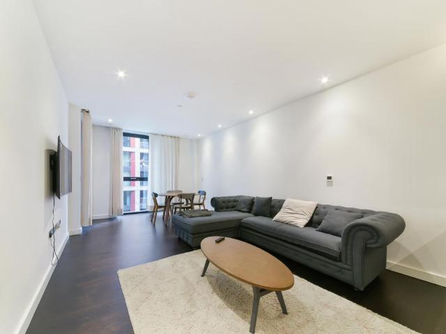 The Residence, Haines House, Nine Elms, London SW11, 2 bed flat to rent, £4,333 pcm | PrimeLocation