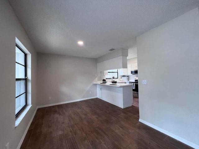 The Rhoads Apartments | 2 Bedroom Apartments in Leesburg, FL 2 Bedroom Apartment for Rent at 425 S 9th St, Leesburg, FL 34748