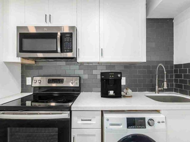 The Ritz Towers Studio Apartment for Rent at 328 E Willetta St, Phoenix, AZ 85004