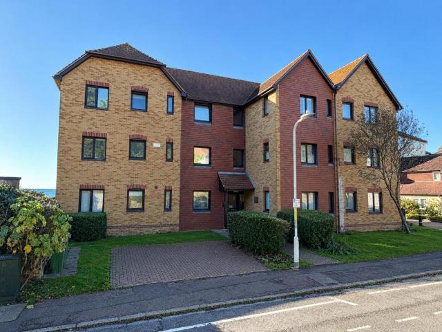 The Riviera, Sandgate, Folkestone 2 bed flat to rent £1,600 pcm £369 pw