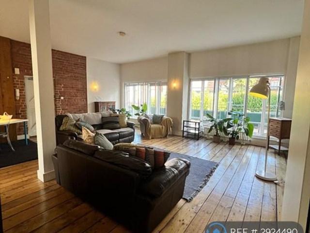 The Ribbon Factory, Coventry, CV1 2 bed penthouse to rent £1,775 pcm £410 pw