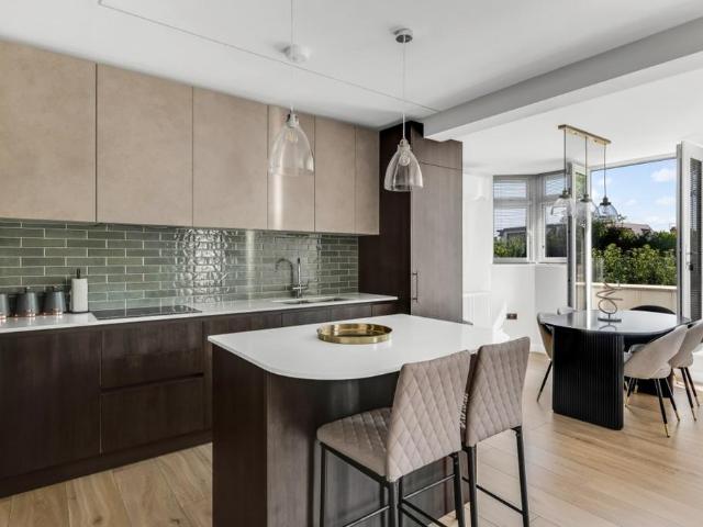 The Ridgeway, Golders Green, NW11 3 bed apartment to rent £4,498 pcm £1,038 pw