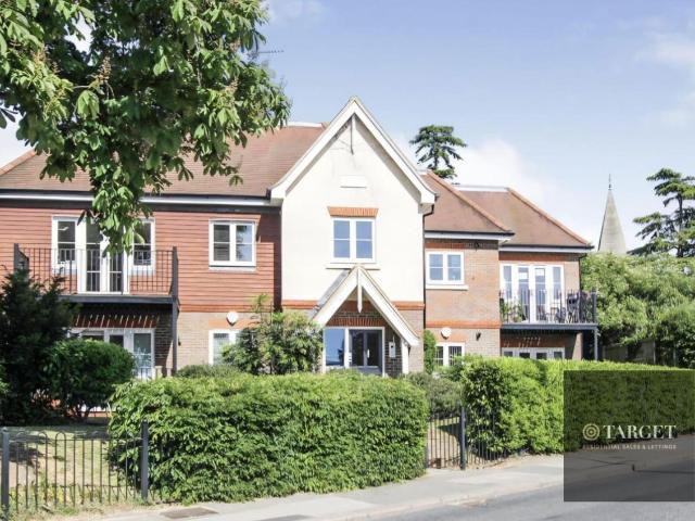The Ridgeway EN2, 3 bed flat to rent, £2,400 pcm | PrimeLocation