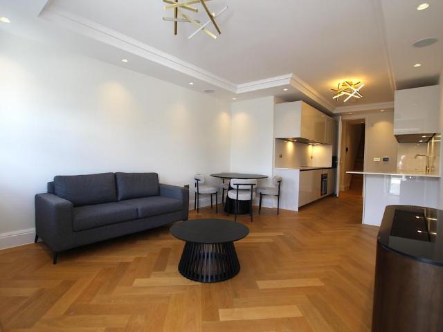 The Ridgeway, Enfield EN2 3 bed apartment to rent £3,250 pcm £750 pw