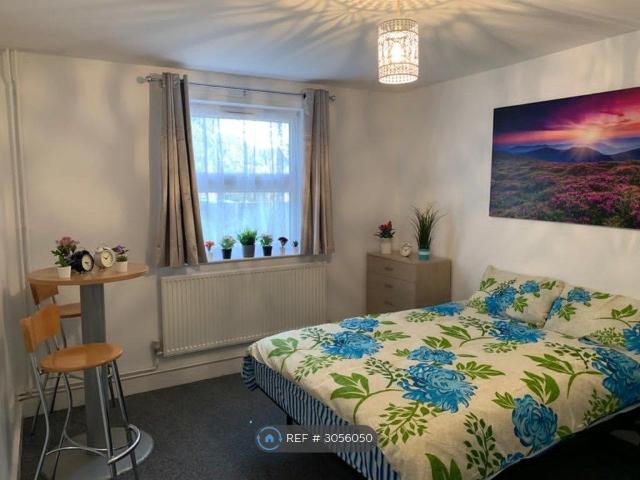 The Ridgeway, Enfield EN2, 2 bed flat to rent, £1,699 pcm | PrimeLocation