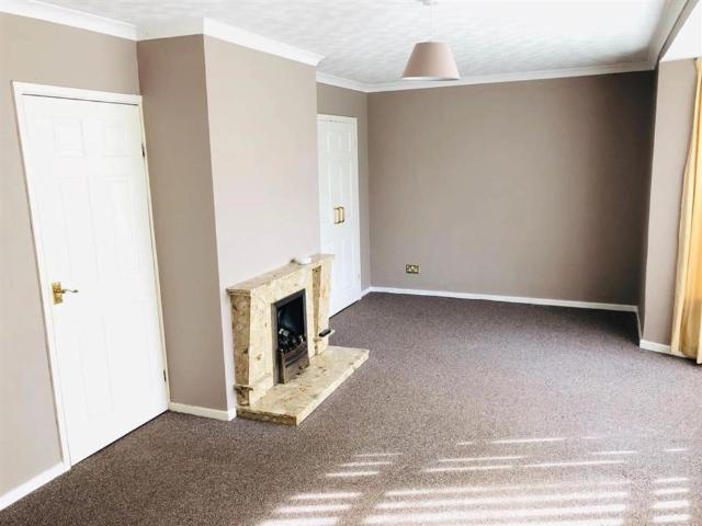 THE RIDGEWAY, FARNSFIELD