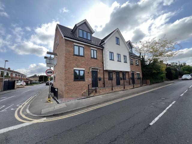 The Ridgeway, Flitwick, Bedford, MK45 1 bed flat to rent £1,100 pcm £254 pw