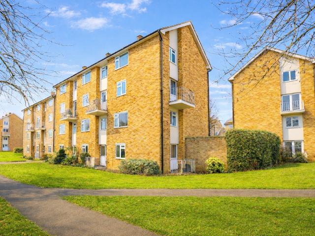 The Ridgeway, Hertfordshire AL4 2 bed maisonette to rent £1,950 pcm £450 pw