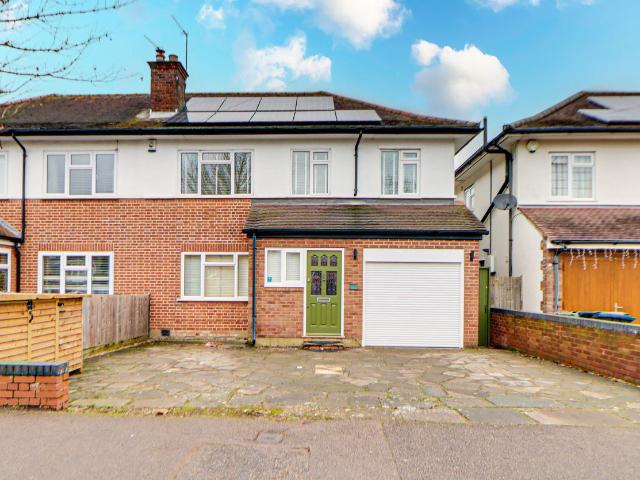 The Ridgeway, St. Albans AL4, 3 bed semi detached house to rent, £4,000 pcm | PrimeLocation