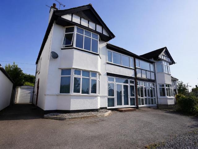 The Ridgeway, Westcliff On Sea SS0, 2 bed flat to rent, £1,695 pcm | PrimeLocation