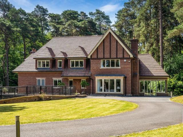 The Ridges, Wokingham RG40 6 bed detached house to rent £8,500 pcm £1,962 pw