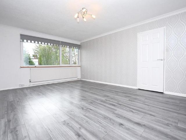 The Ridings, Romford Road, Chigwell, IG7 2 bed flat to rent £1,600 pcm £369 pw