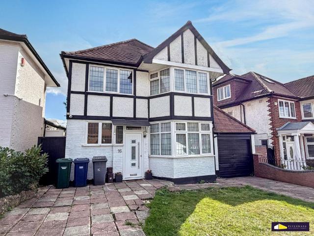 The Rise, Edgware, HA8 4 bed detached house to rent £3,600 pcm £831 pw