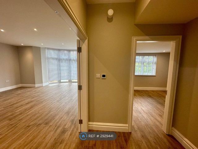 The Rise, London N13, 3 bed flat to rent, £2,450 pcm | PrimeLocation