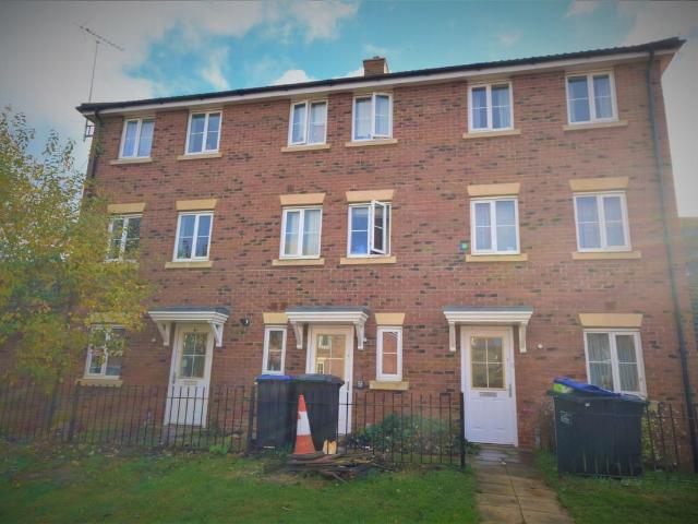 The Runway, Hatfield AL10, 5 bed flat to rent, £2,850 pcm | PrimeLocation