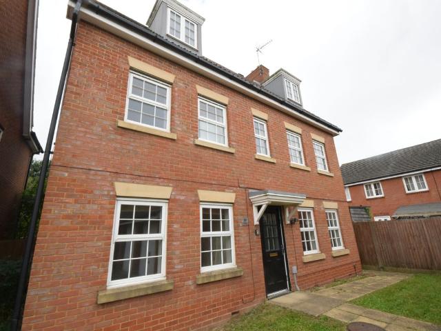 The Runway, Hatfield AL10, 6 bed terraced house to rent, £3,720 pcm | PrimeLocation