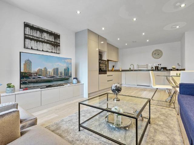 The Runway, Ruislip HA4, 2 bed flat to rent, £3,500 pcm | PrimeLocation