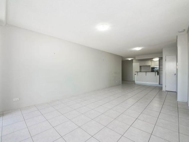 THE WONDERFUL SPACE YOU ARE LOOKING FOR: HEART OF INDOOROOPILLY