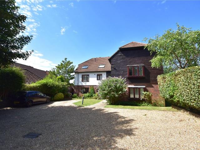 The Woodbarn, Farnham, Surrey GU9, 2 bed flat to rent, £1,550 pcm | PrimeLocation